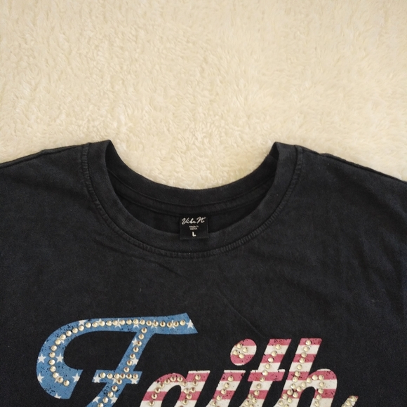Vibe N' "Faith"🙏 Graphic Tee - NWT - Picture 3 of 11